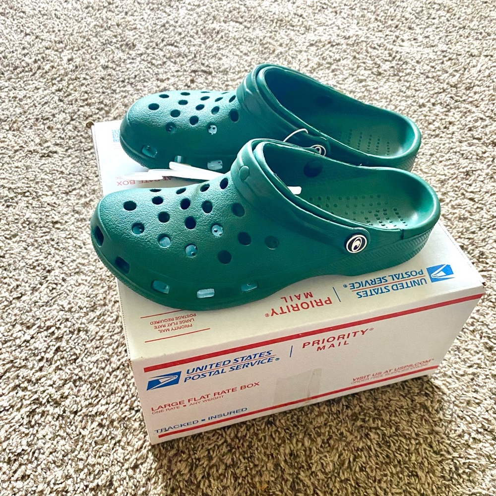 NWT-Crocs